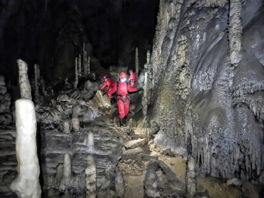 sala lapiceros cueva coventosa